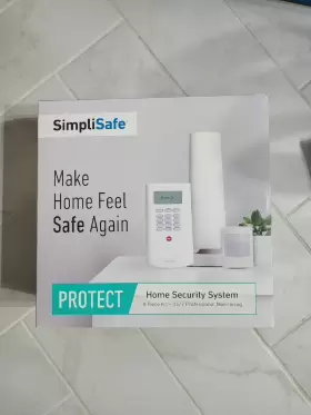 52981323 Simplisafe Secure Home Security System 8 Piece Kit 24/7 Professional Monitoring
