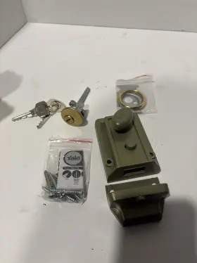 Locks-77 Yale Locks 630077101329 Traditional Nightlatch 60mm Backset Nickel Brass Finish Box