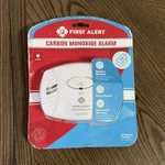 First Alert CO605-3 Plug-in Carbon Monoxide Detector Battery Backup White. Fixed Price $14.00.